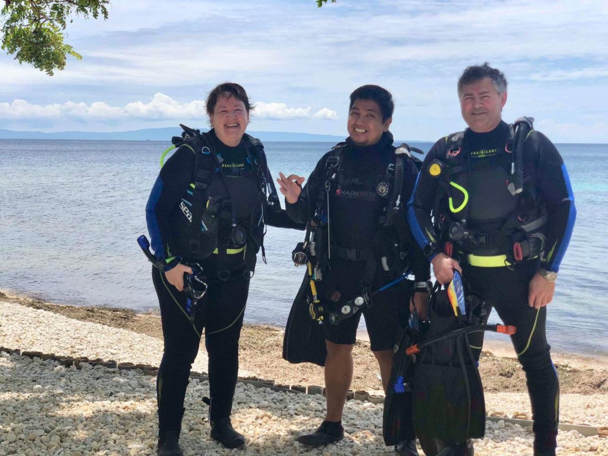 Southseas Beach Resort And Dive Center Santander Esterno foto